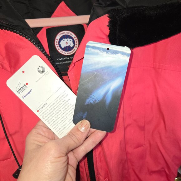 Pink women's canada goose jacket - Picture 4 of 5